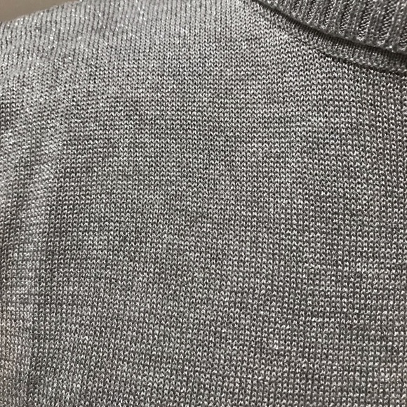 ▪️JOSEPH A Silver Glitter Turtleneck - Picture 7 of 9